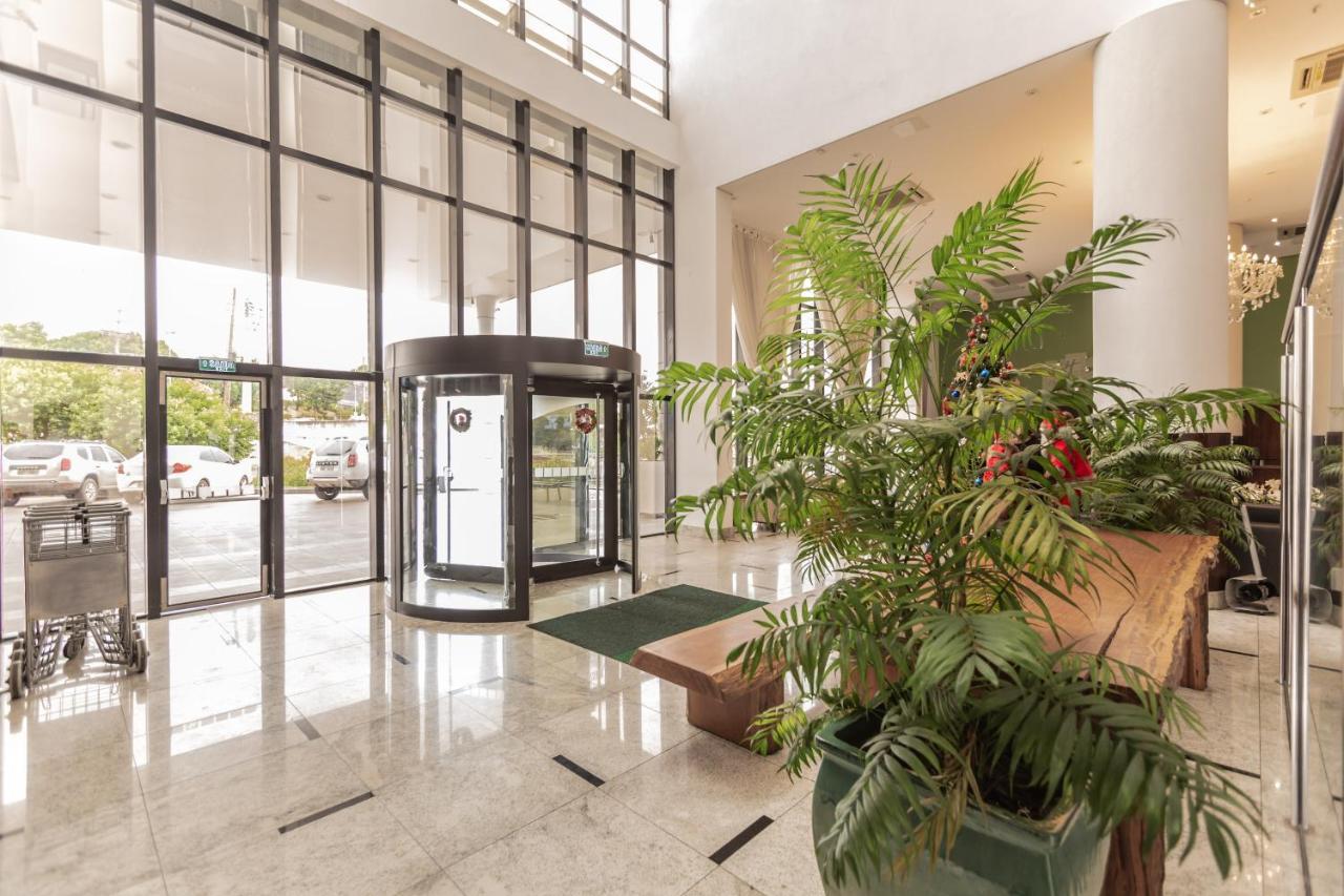Hotel Inter Cuiaba Exterior photo Entrance to the hotel