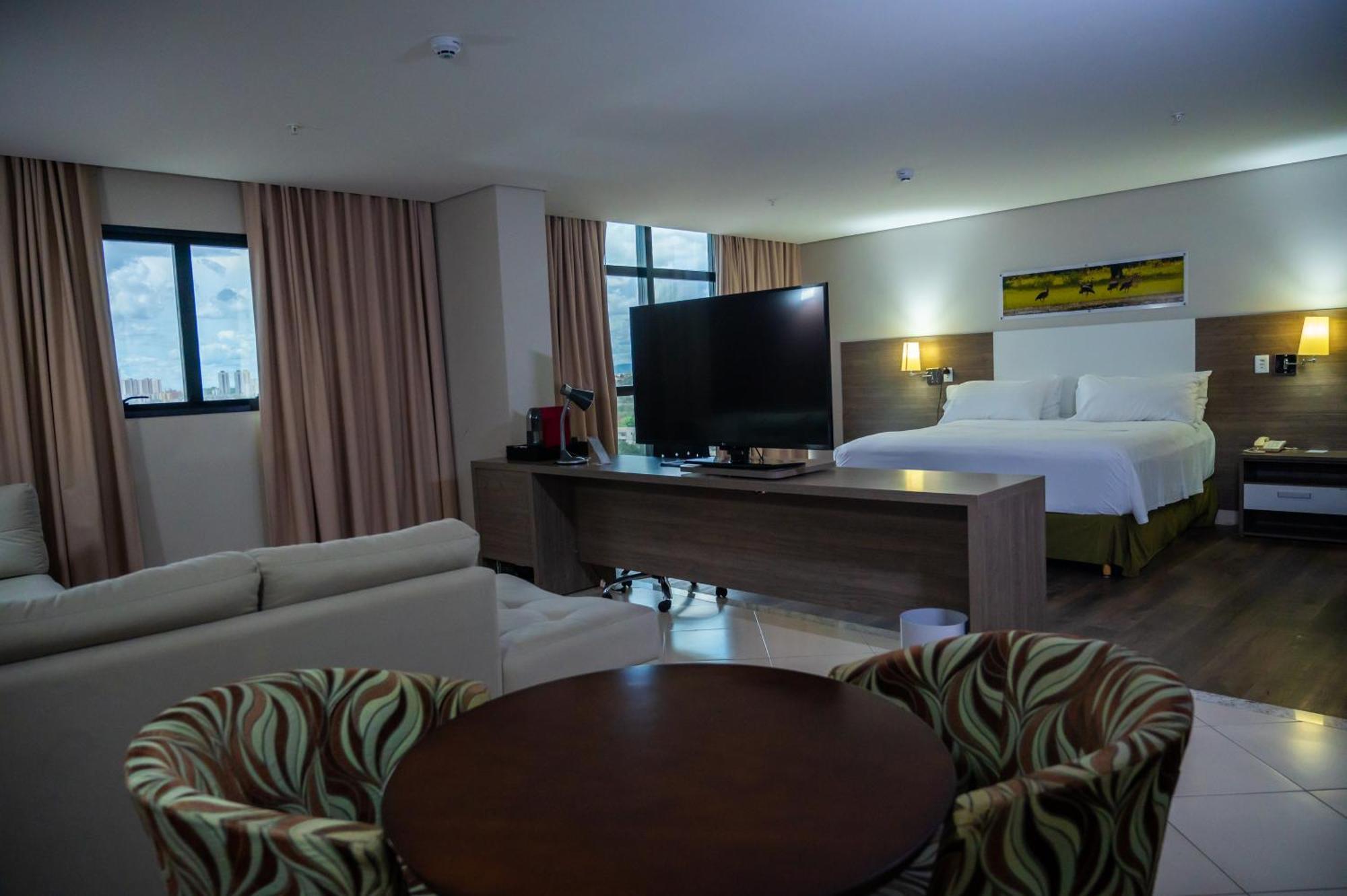 Hotel Inter Cuiaba Exterior photo Suite