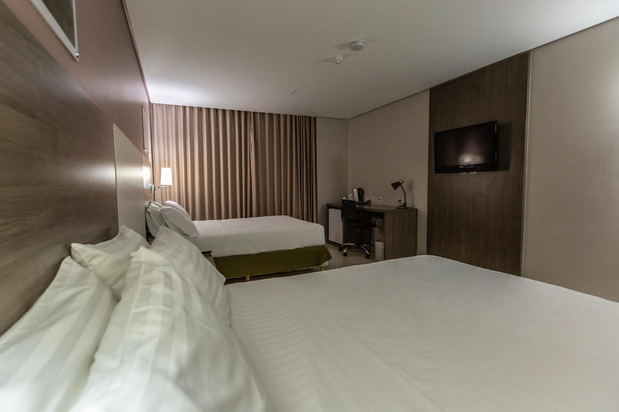 Hotel Inter Cuiaba Exterior photo A room at the hotel
